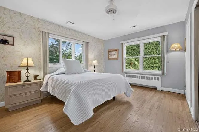 4 Woodleaf Court Cold Spring Harbor, NY 11724