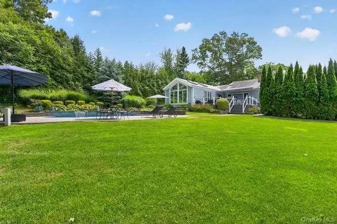 4 Woodleaf Court Cold Spring Harbor, NY 11724
