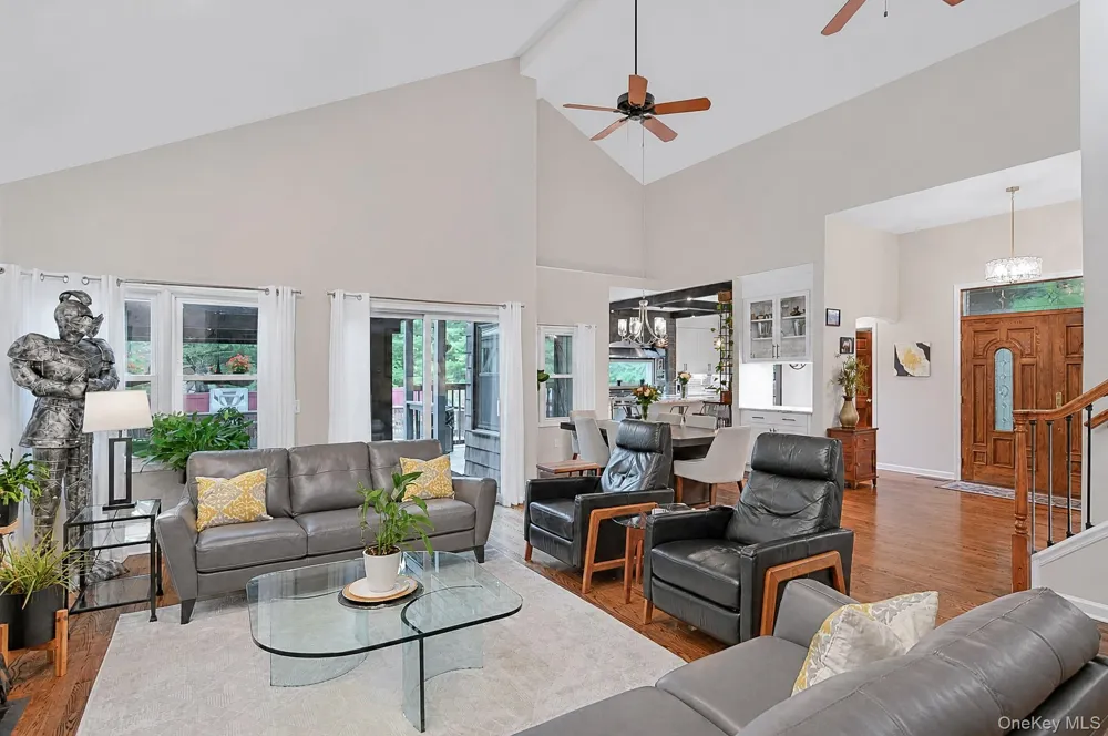 11 Coach Hill Drive Danbury, CT Call Listing Agent, CT 06811