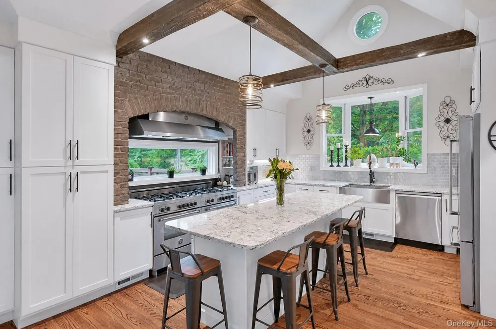 11 Coach Hill Drive Danbury, CT Call Listing Agent, CT 06811
