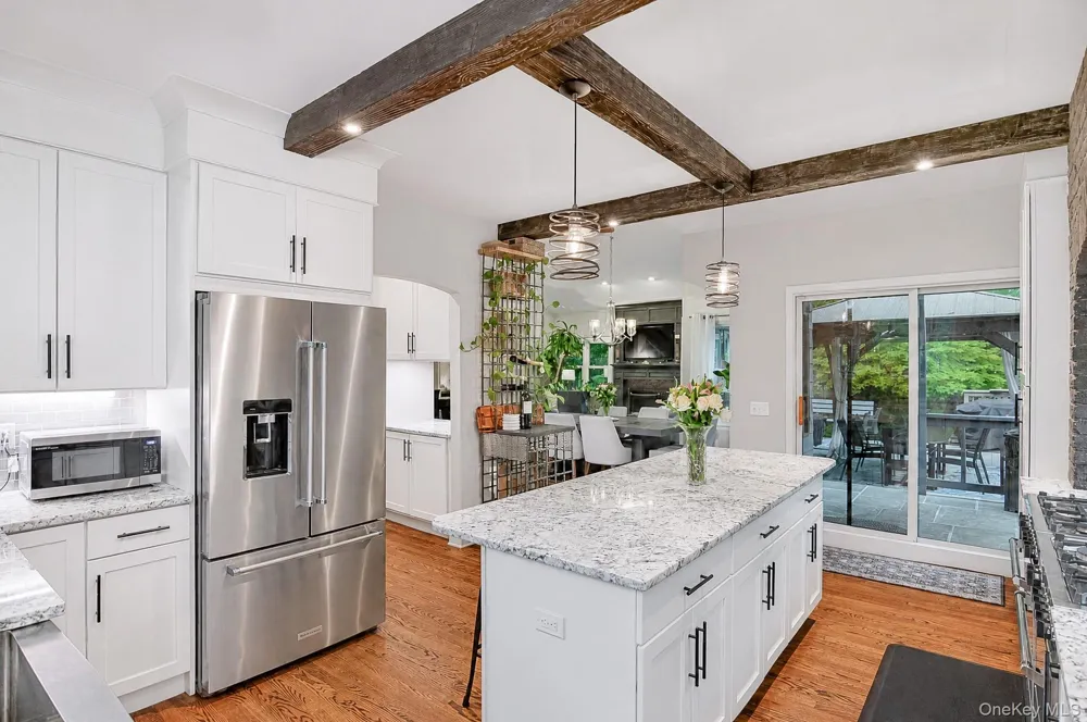 11 Coach Hill Drive Danbury, CT Call Listing Agent, CT 06811