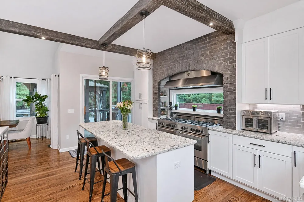 11 Coach Hill Drive Danbury, CT Call Listing Agent, CT 06811