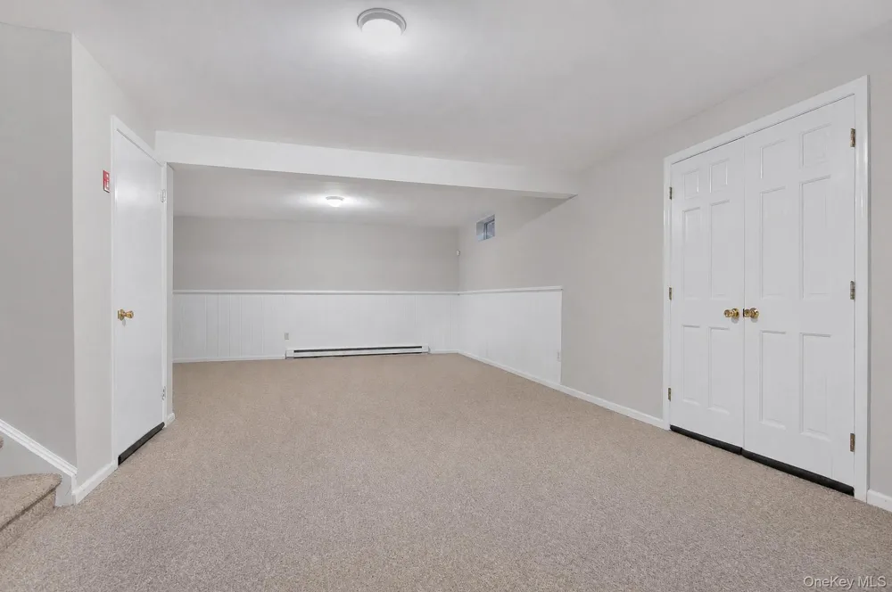 11 Coach Hill Drive Danbury, CT Call Listing Agent, CT 06811