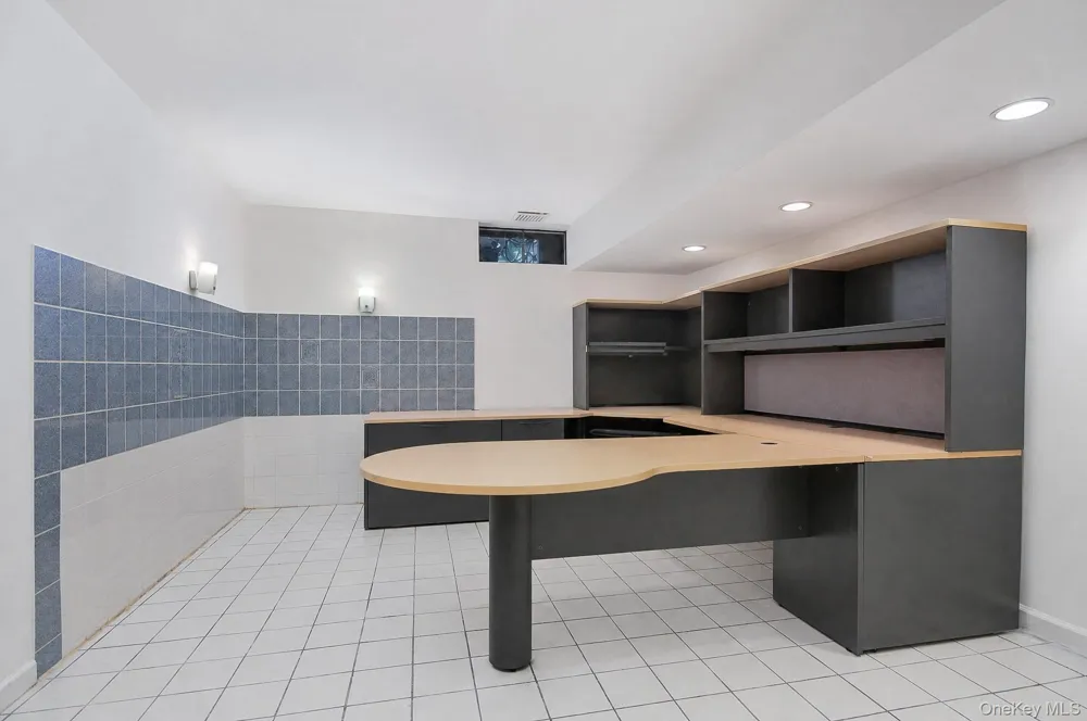 11 Coach Hill Drive Danbury, CT Call Listing Agent, CT 06811