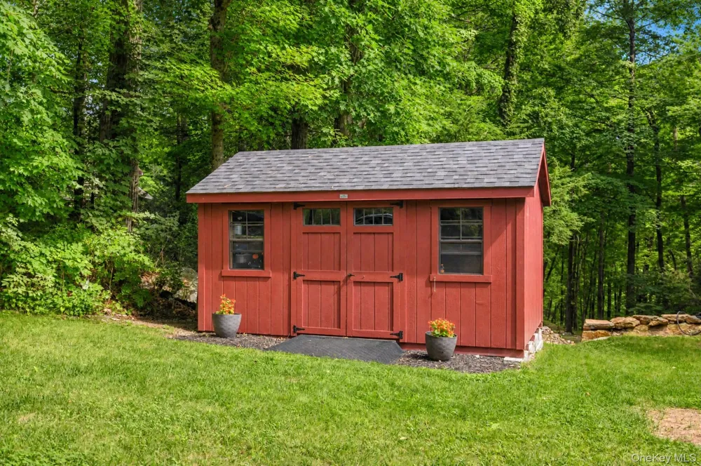 11 Coach Hill Drive Danbury, CT Call Listing Agent, CT 06811