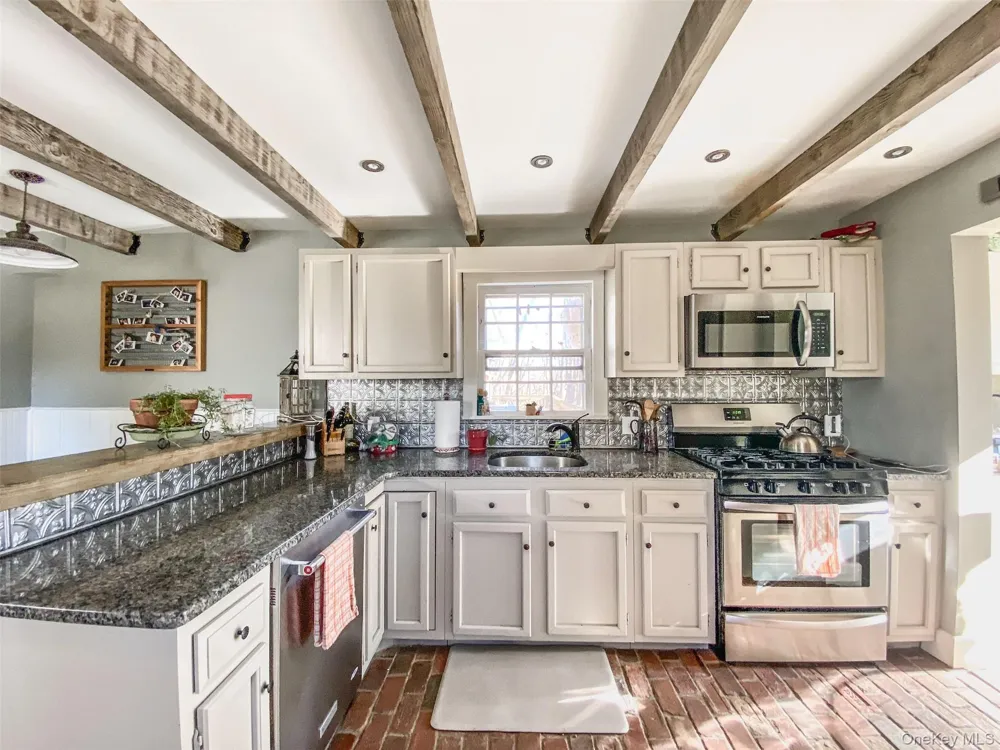 14500 Main Road Mattituck, NY 11952