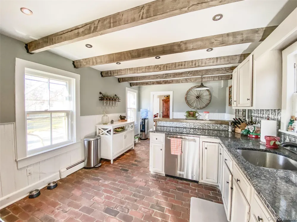 14500 Main Road Mattituck, NY 11952