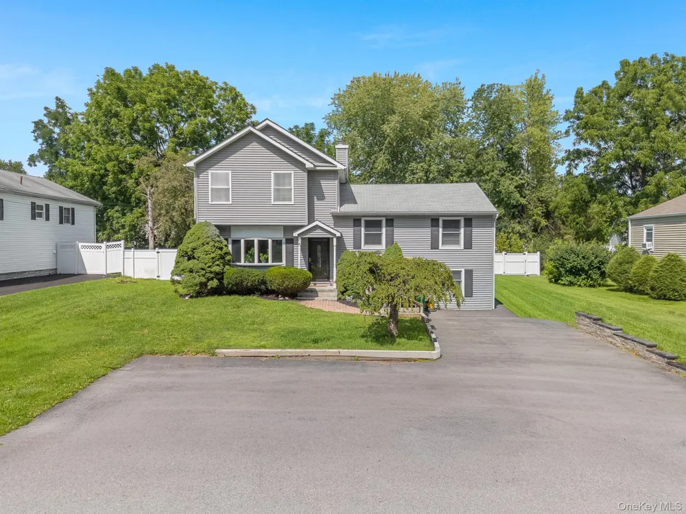 8 Hampton Road Poughkeepsie, NY 12603