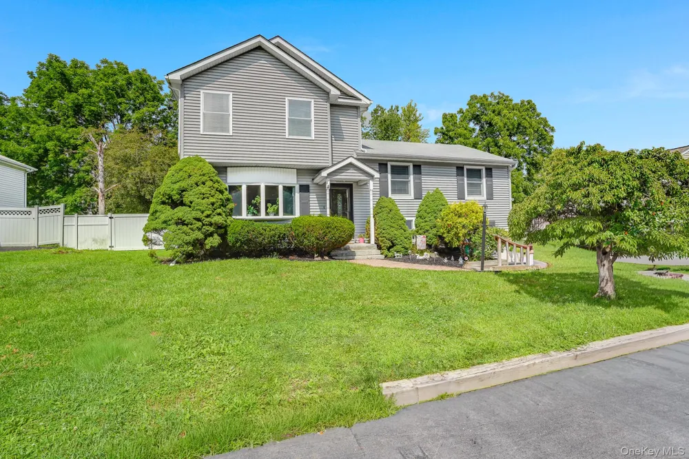 8 Hampton Road Poughkeepsie, NY 12603