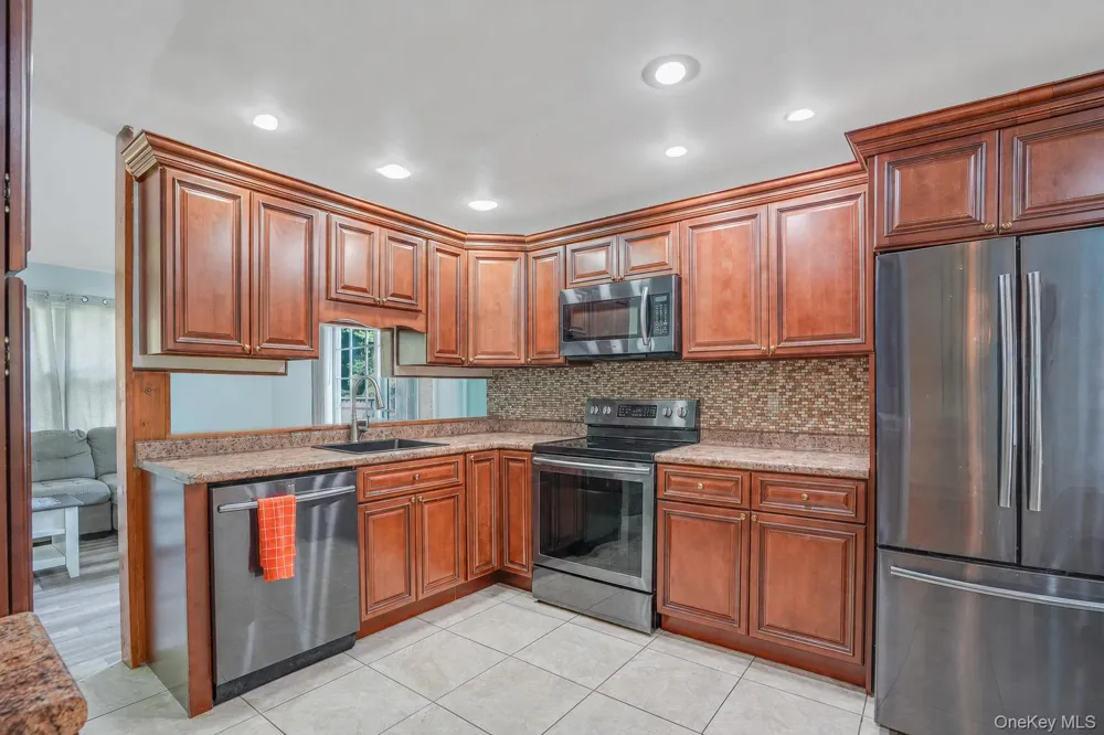 8 Hampton Road Poughkeepsie, NY 12603
