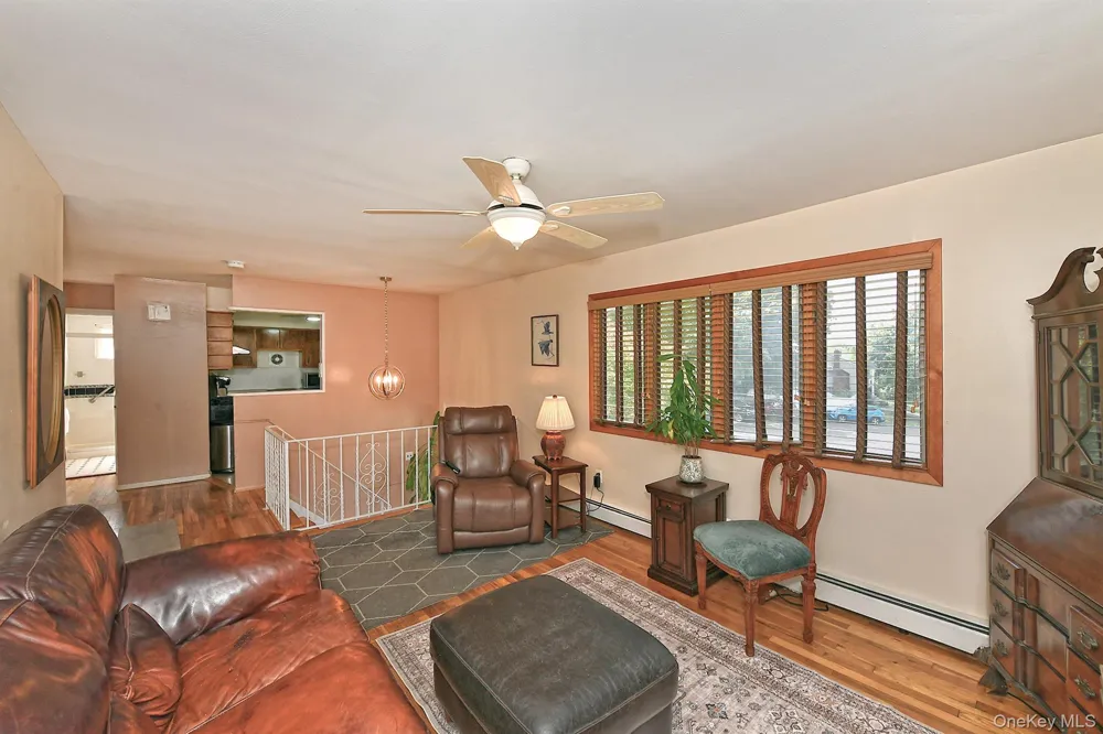 16 Crest Hill Court Huntington Station, NY 11746