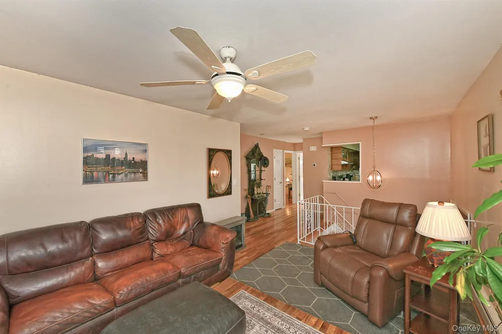 16 Crest Hill Court Huntington Station, NY 11746