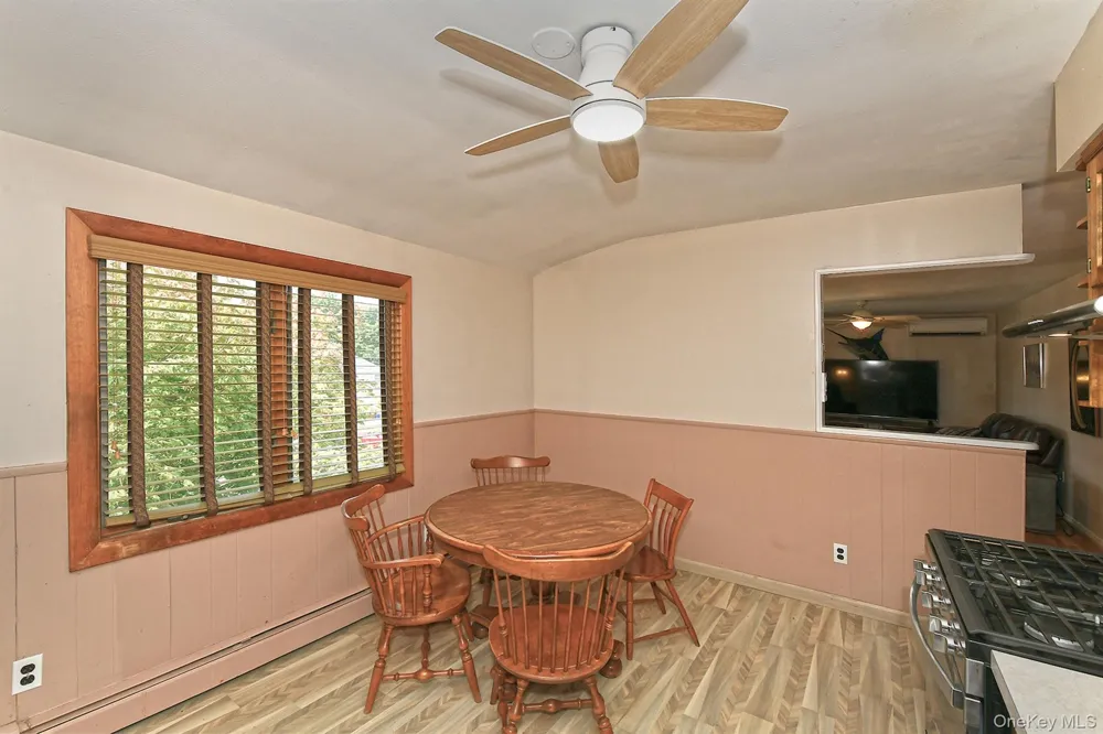 16 Crest Hill Court Huntington Station, NY 11746