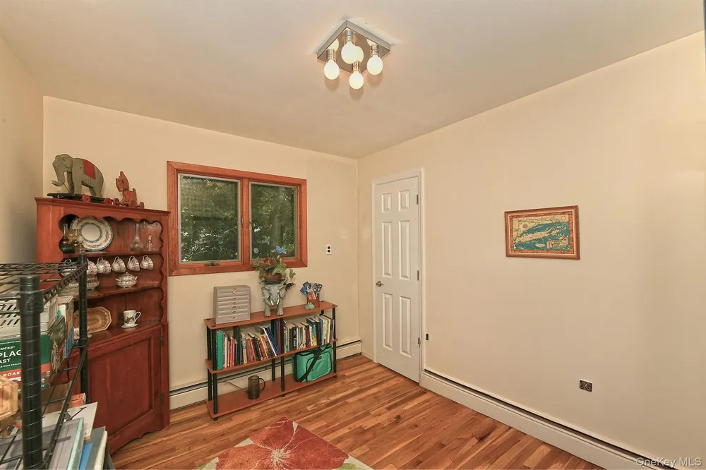 16 Crest Hill Court Huntington Station, NY 11746