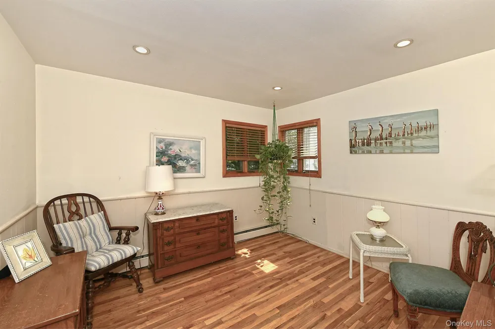16 Crest Hill Court Huntington Station, NY 11746