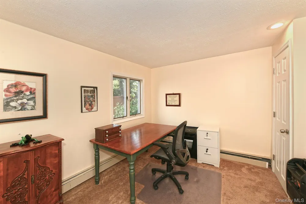 16 Crest Hill Court Huntington Station, NY 11746