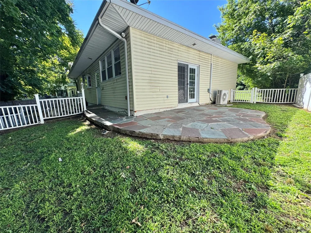 23 Wooleys Lane Great Neck, NY 11023