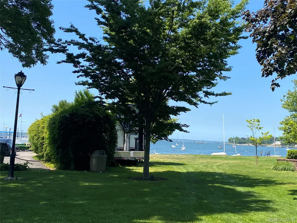 23 Wooleys Lane Great Neck, NY 11023