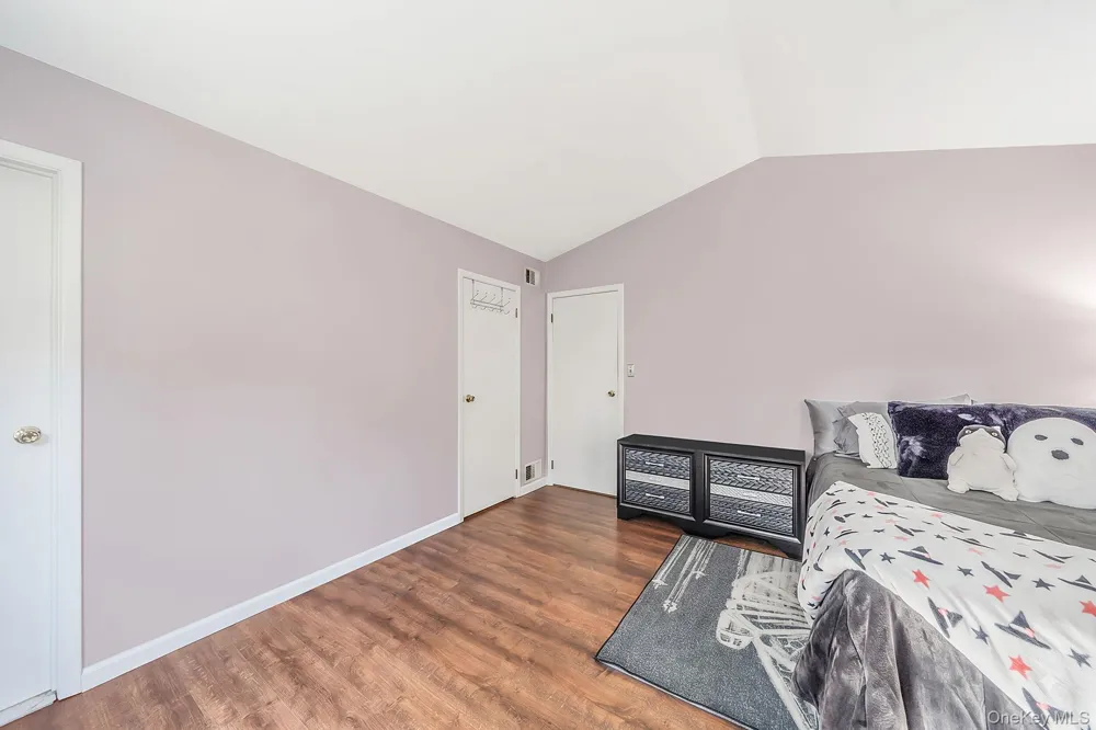 4 Balmoral Court Middle Island, NY 11953