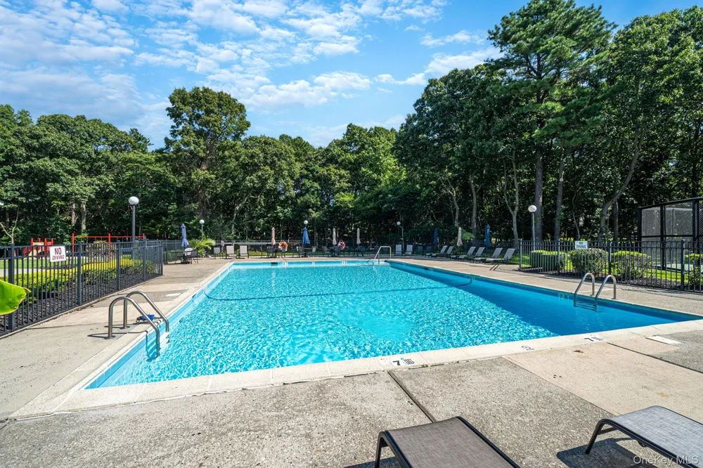 4 Balmoral Court Middle Island, NY 11953