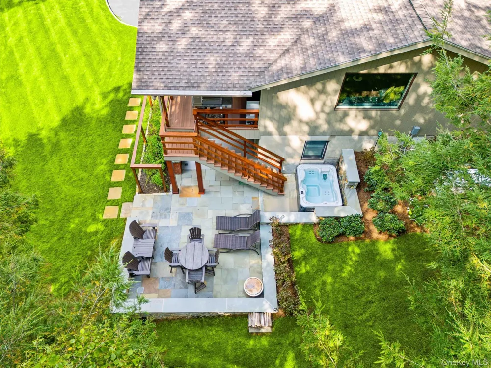 401 Chestnut Ridge Road Bedford Corners, NY 10549