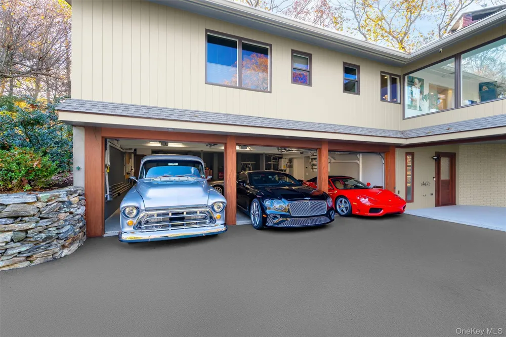 401 Chestnut Ridge Road Bedford Corners, NY 10549