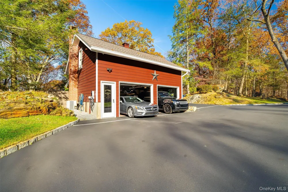 401 Chestnut Ridge Road Bedford Corners, NY 10549