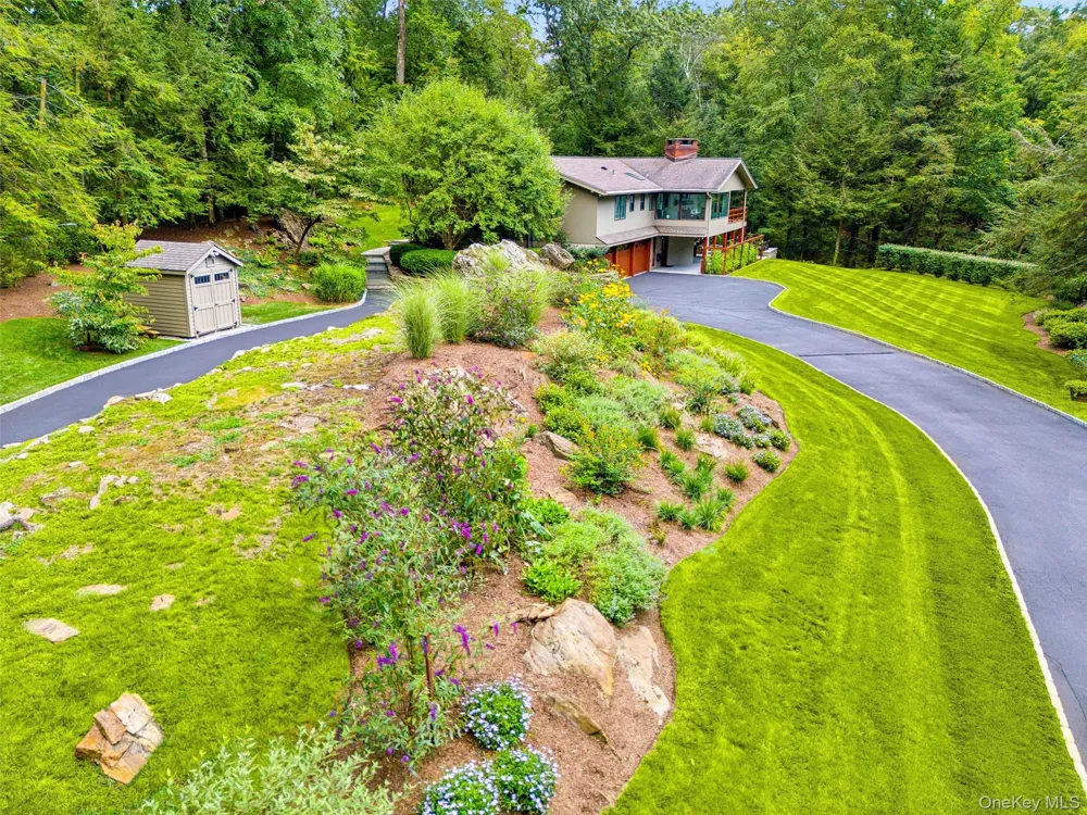 401 Chestnut Ridge Road Bedford Corners, NY 10549