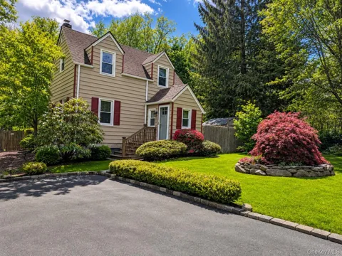 468 W Clarkstown Road