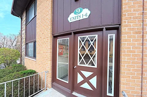 9 E Lawrence Park Drive #1