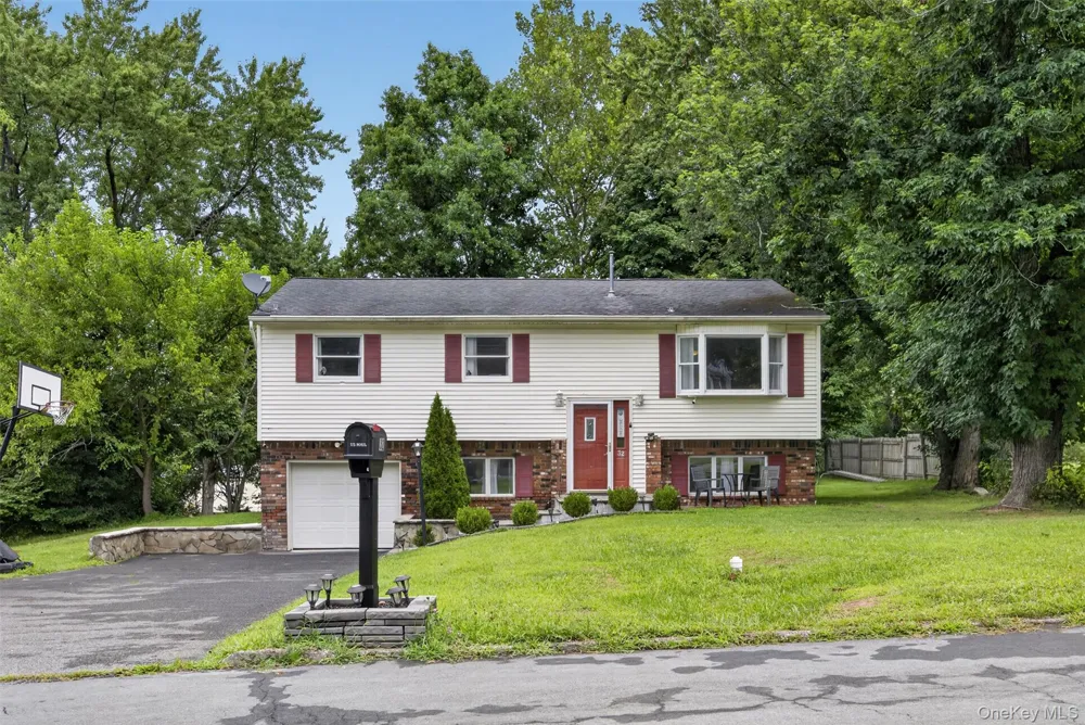 32 Surrey Road Chester, NY 10918