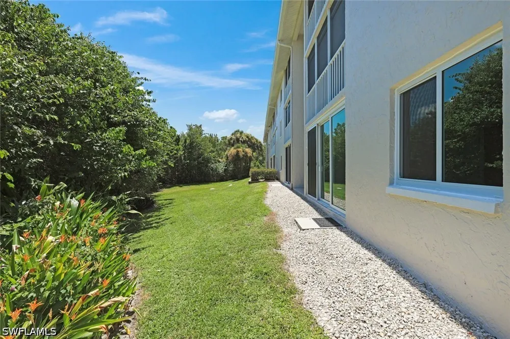 Sandpiper Bay Circle #I101 Naples, FL 34112