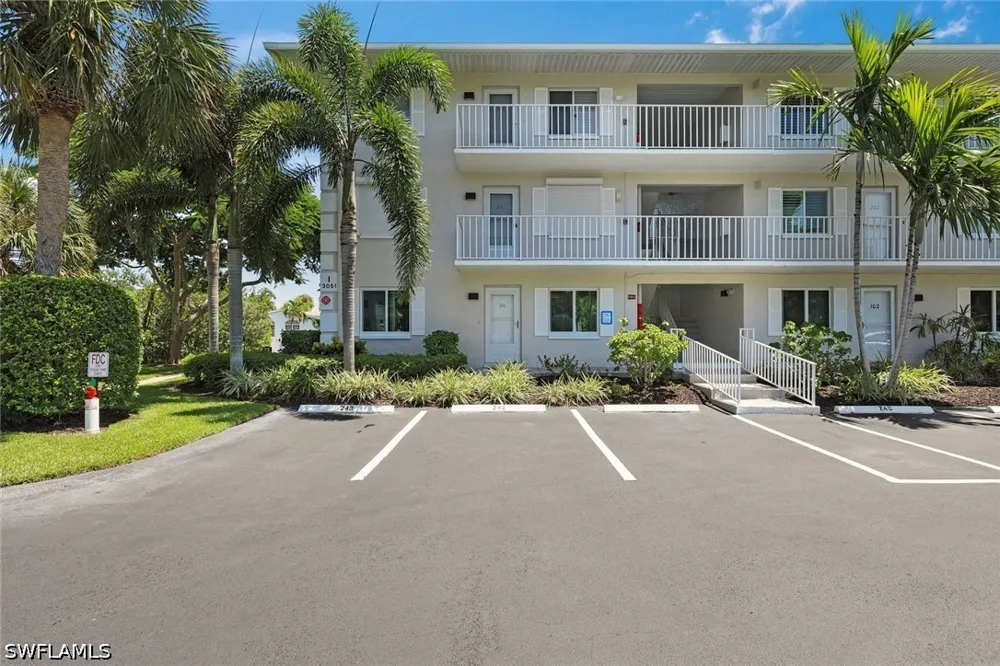 Sandpiper Bay Circle #I101 Naples, FL 34112