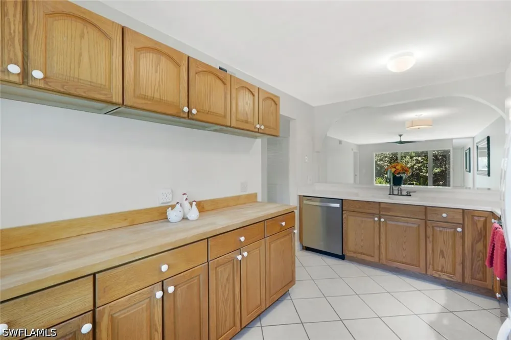 Sandpiper Bay Circle #I101 Naples, FL 34112