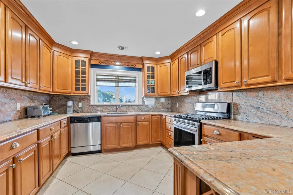 775 W Park Avenue #8 Long Beach, NY 11561