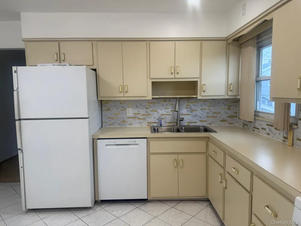 306 Hamilton Avenue #2nd Floor Hewlett, NY 11557