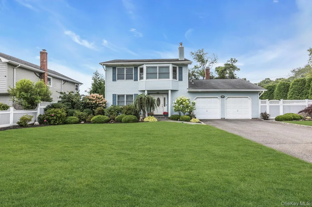 100 Middlesex Avenue Oakdale, NY 11769