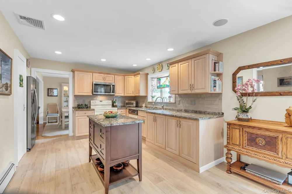 100 Middlesex Avenue Oakdale, NY 11769
