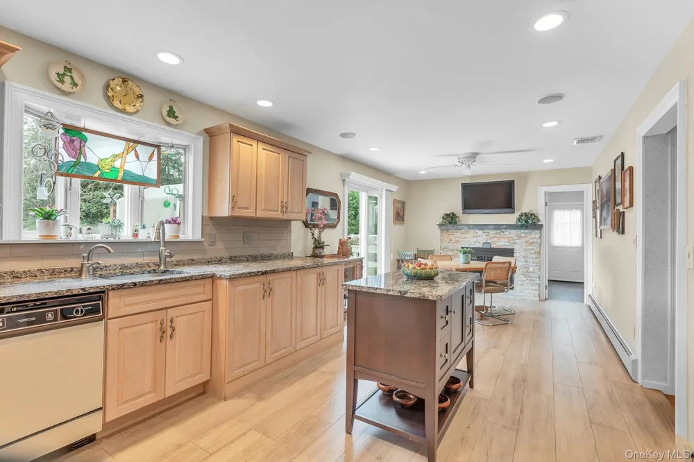 100 Middlesex Avenue Oakdale, NY 11769
