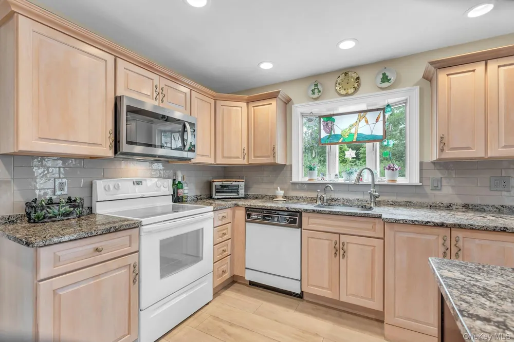 100 Middlesex Avenue Oakdale, NY 11769