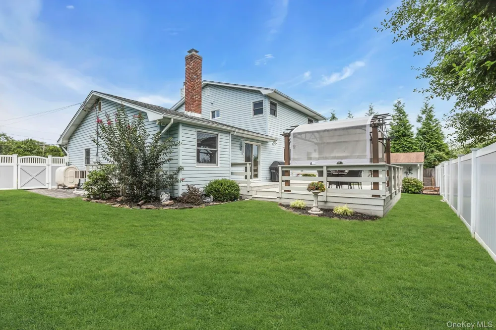 100 Middlesex Avenue Oakdale, NY 11769