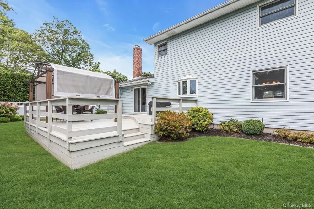 100 Middlesex Avenue Oakdale, NY 11769