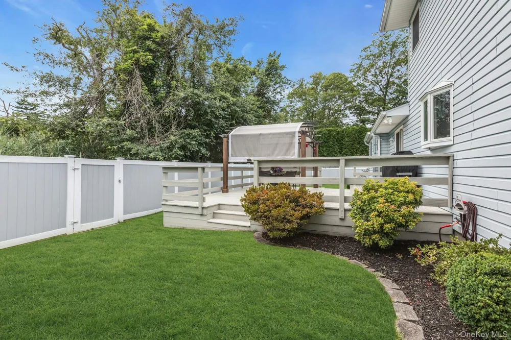 100 Middlesex Avenue Oakdale, NY 11769