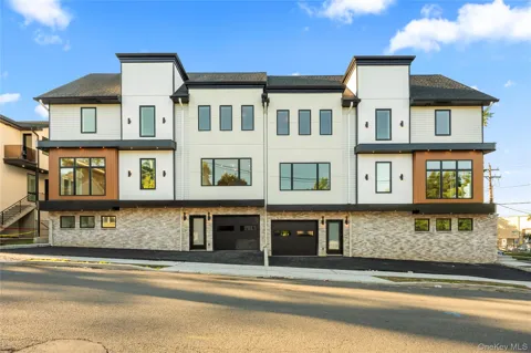 9 Lincoln Street #202