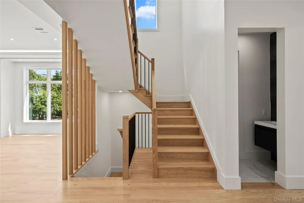 9 Lincoln Street #202 Spring Valley, NY 10977