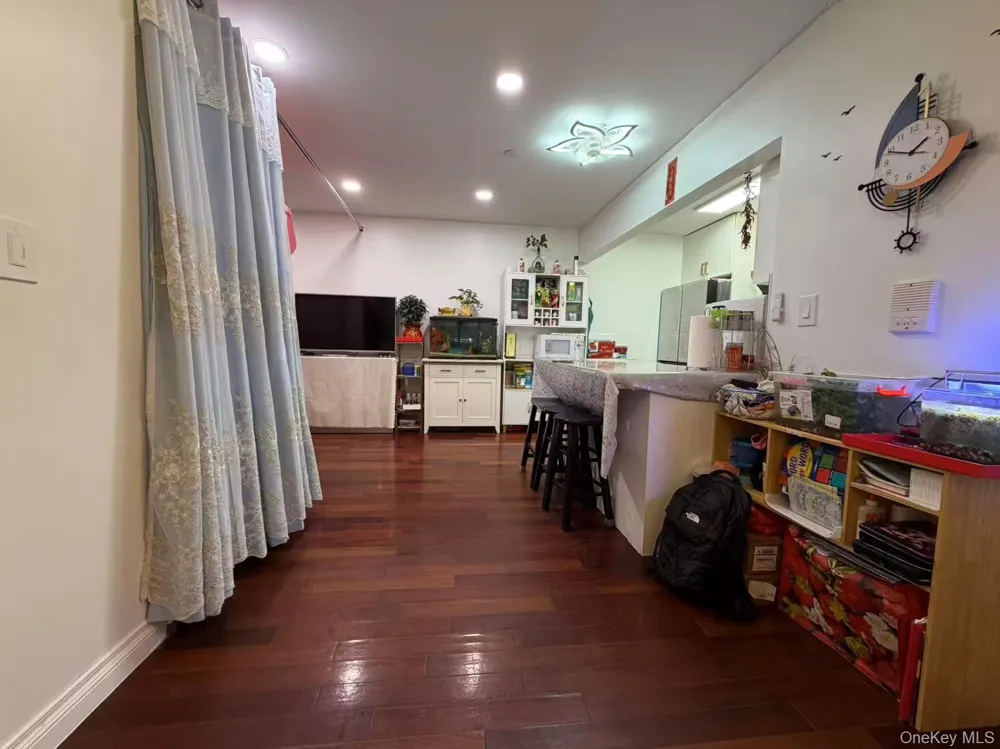 71-19 162nd Street #1I Fresh Meadows, NY 11365