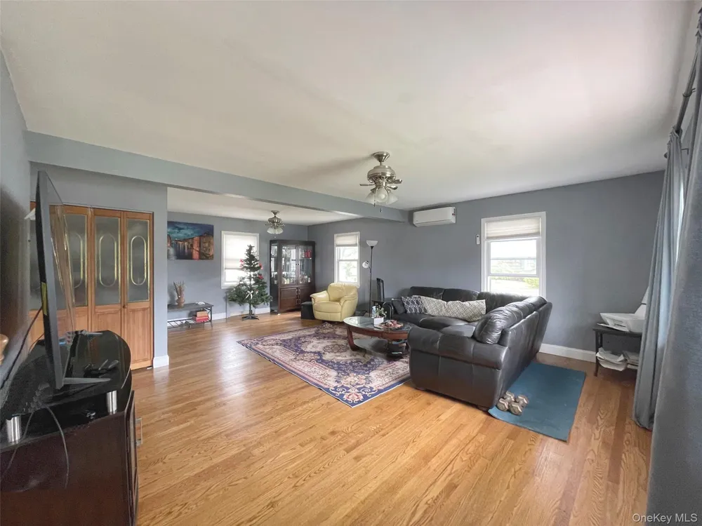 574 Rudwick Place East Meadow, NY 11554