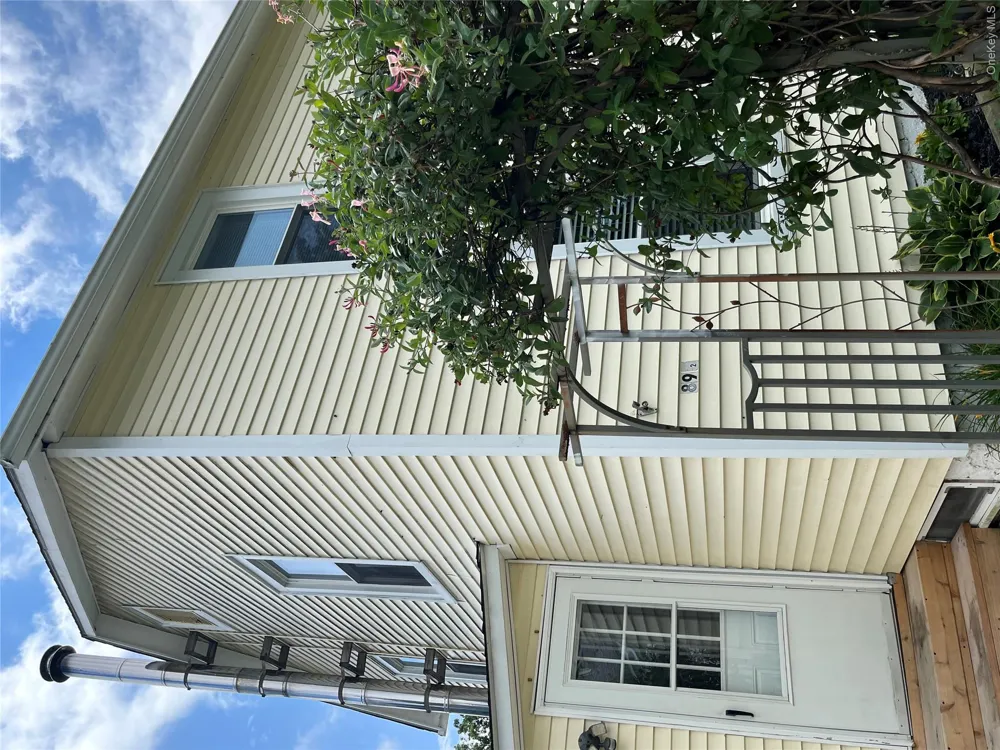 89 Montgomery Street Walden, NY 12586