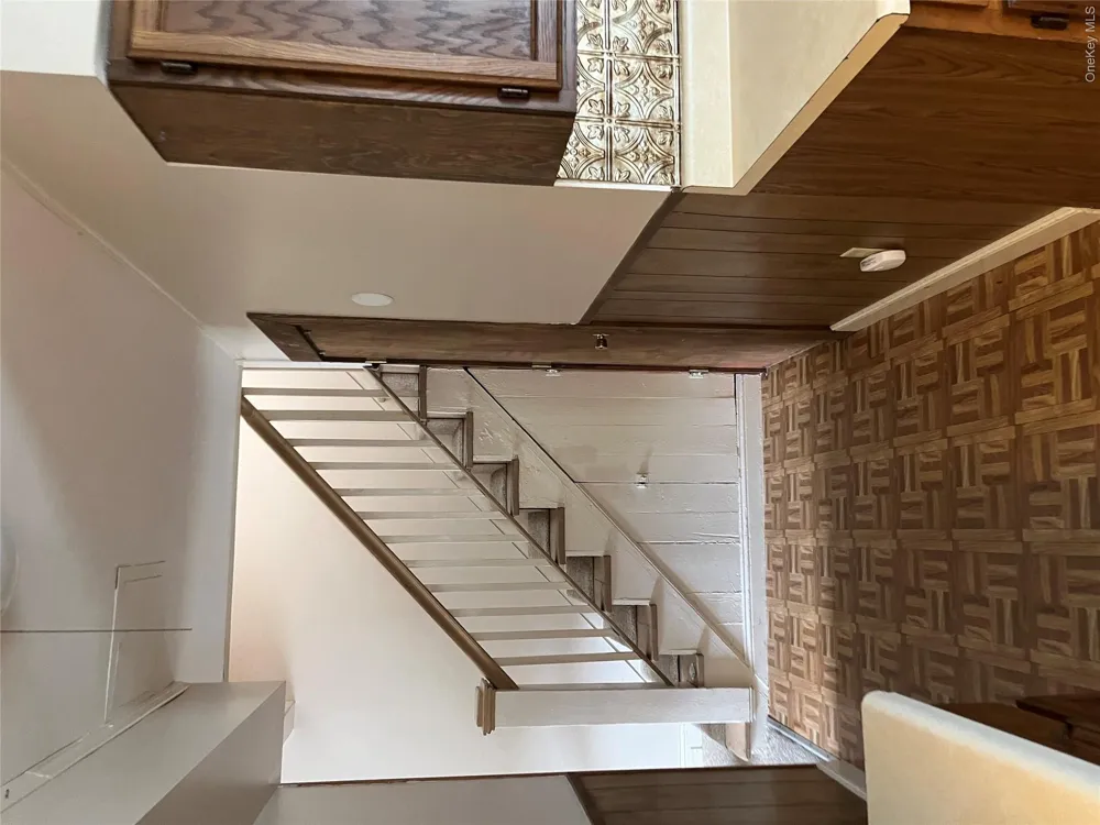89 Montgomery Street Walden, NY 12586