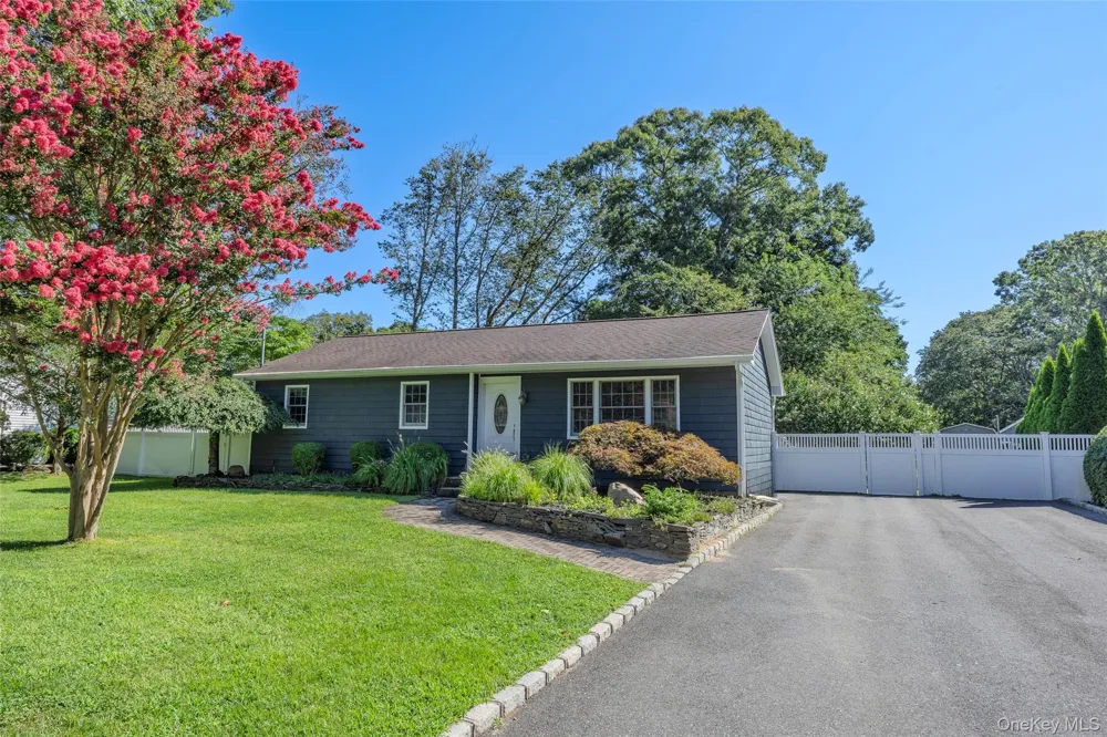 45 Marbeth Circle Miller Place, NY 11764
